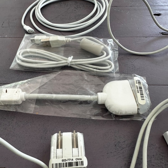 Apple USB Cables 7 pieces - Picture 2 of 5